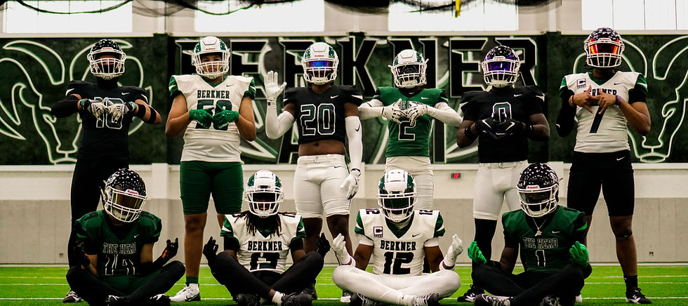 Berkner-UniDay-Sig-69 (1)_edited_edited.jpg